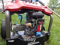 Black Max 3200 Psi Extended Run Gas Pressure Washer Powered By Honda