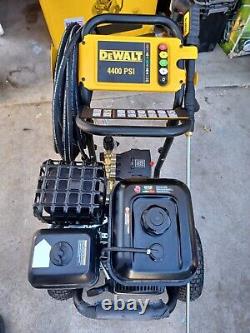 DEWALT 4400PSI PICK UP ONLY Cold Water Washer Powered Gas Pressure Washer