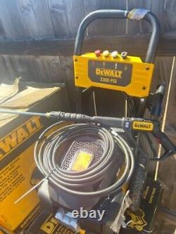 DeWalt DXPW3324I Gas Powered 3300 PSI Pressure Washer