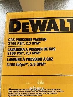 Dewalt (DXPW61336) 3100 PSI 2.3 GPM Cold Water Gas Pressure Washer Honda Engine