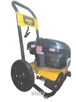 Dewalt (DXPW61336) 3100 PSI 2.3 GPM Cold Water Gas Pressure Washer Honda Engine