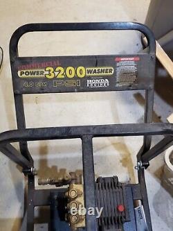 Honda Powered 11 hp Commercial 3200 psi 4.0 gpm Gas Pressure Washer