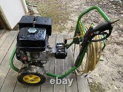 John Deere 3800 PSI 4GPM Pressure Washer with Honda Engine + 18' Telescopic Wand