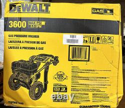 NEW DEWALT 3600 PSI 2.5 GPM Gas Cold Water Professional Pressure Washer