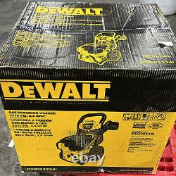 NEW DEWALT DXPW3324I 3300 PSI @ 2.4 GPM Honda Cold Water / Gas Pressure Washer