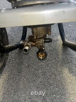 SIMPSON MegaShot 2800 PSI Cold Water Pressure Washer 2.3 GPM HONDA GCV160 Engine
